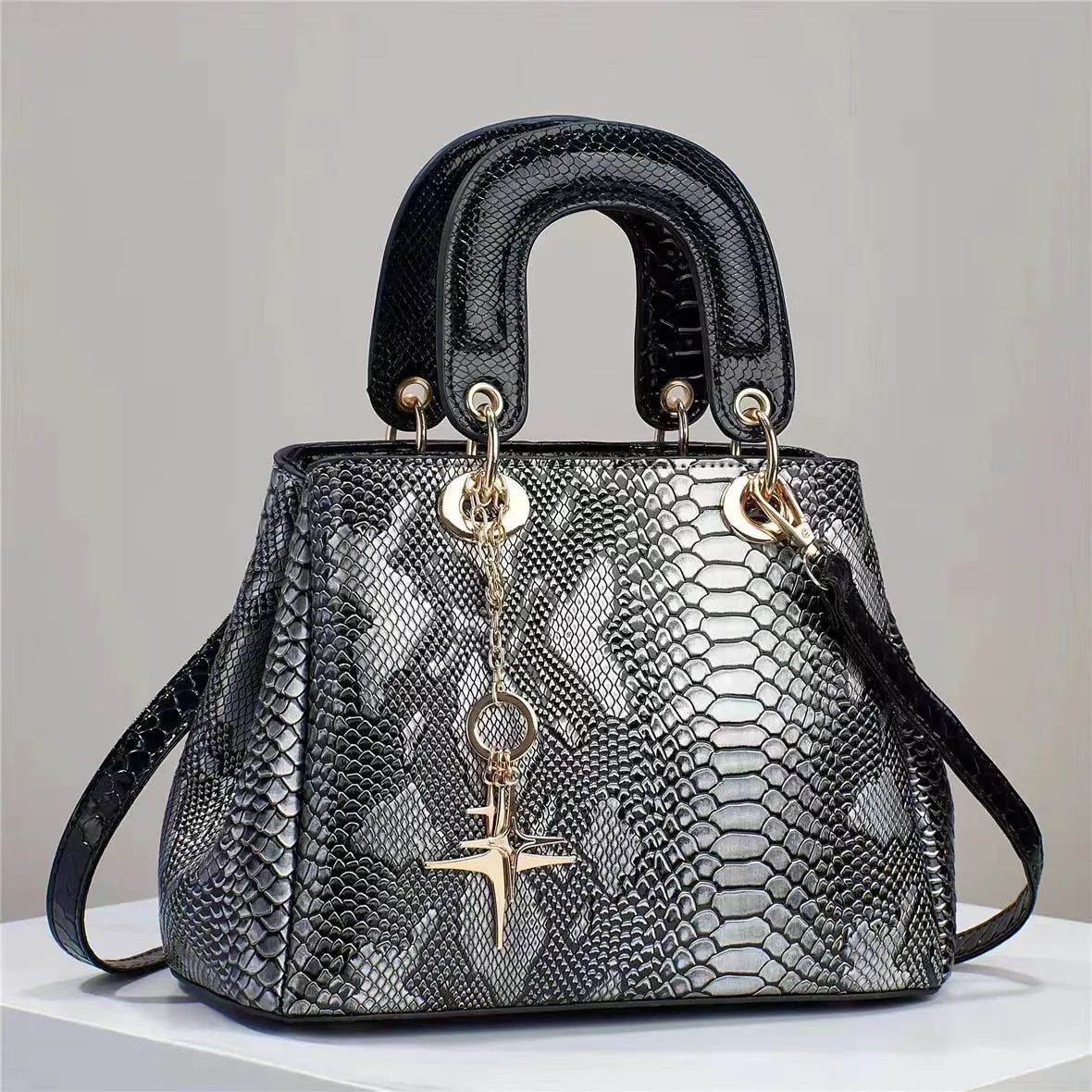 Alessia – Crocodile-Texture Shoulder Bag for Women