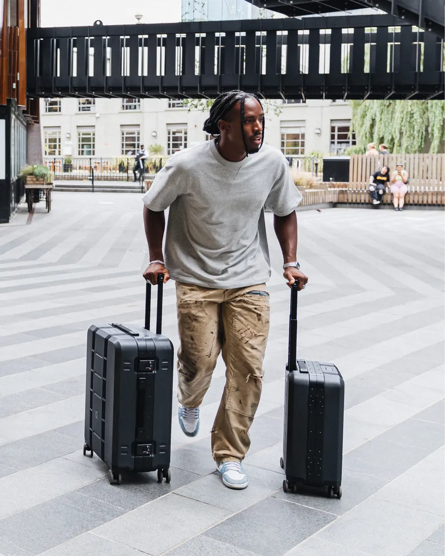 DB Journey - The Ramverk Pro Check-in Luggage Medium - Black Out