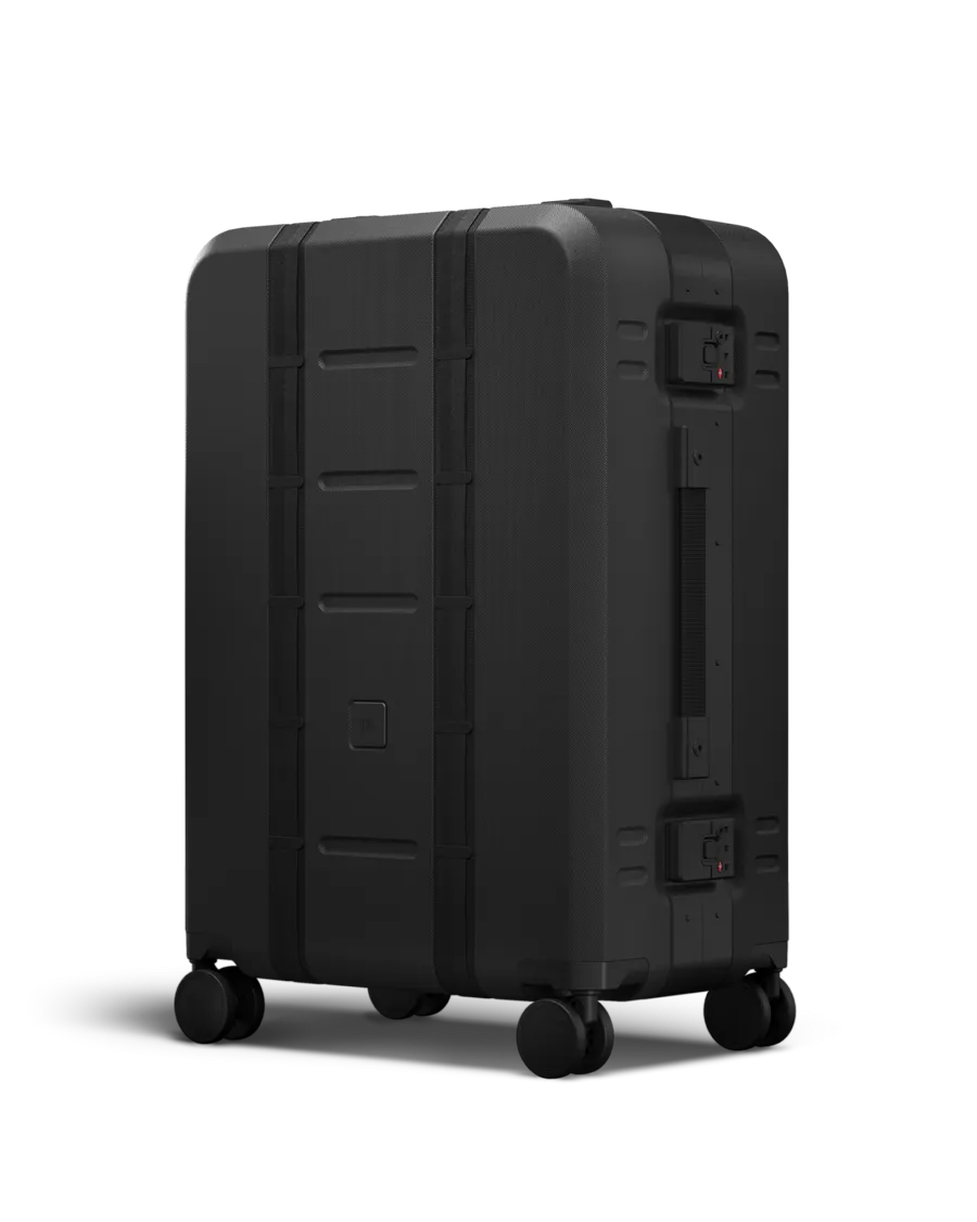 DB Journey - The Ramverk Pro Check-in Luggage Medium - Black Out