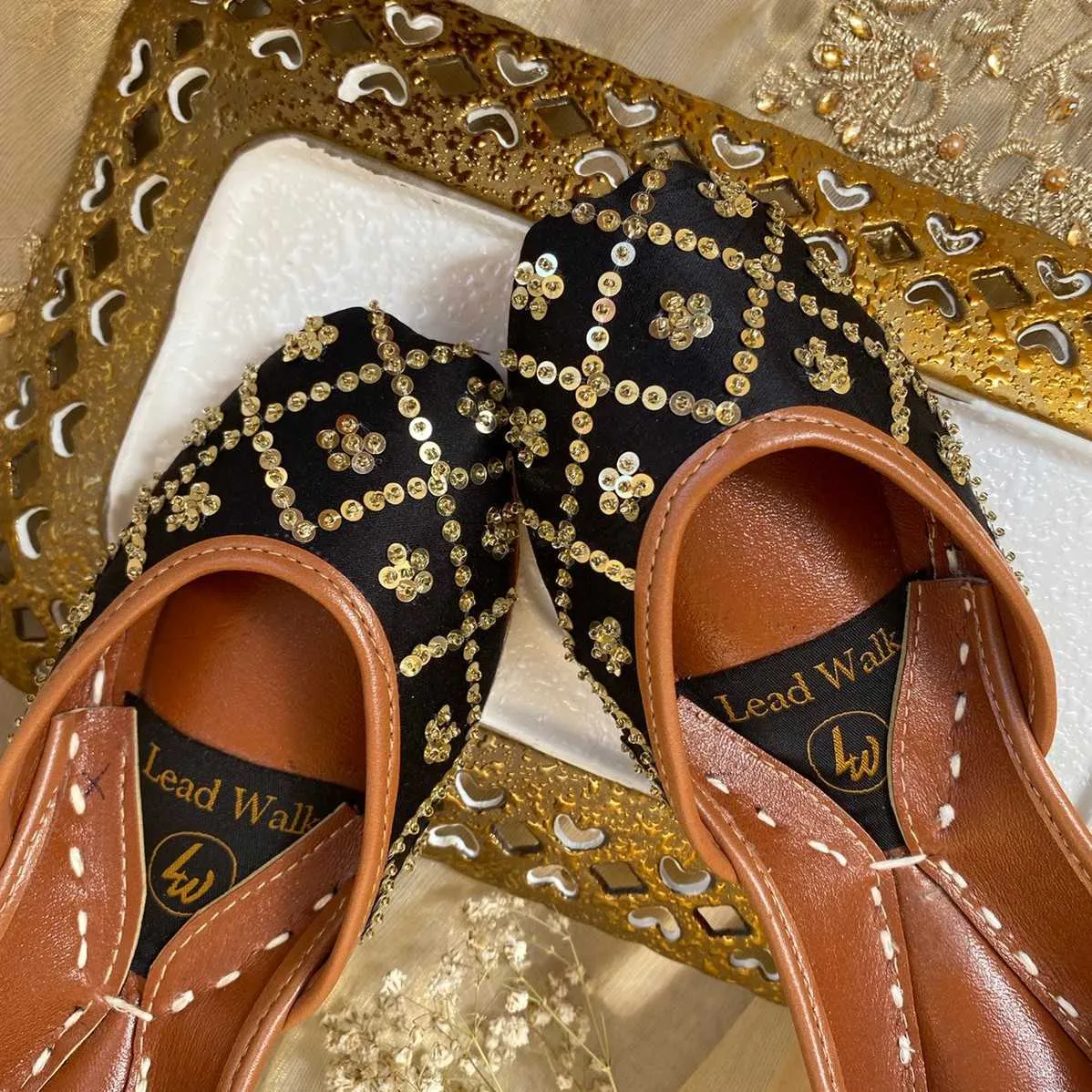 NAYAB DUO SET - Clutch X Khussa