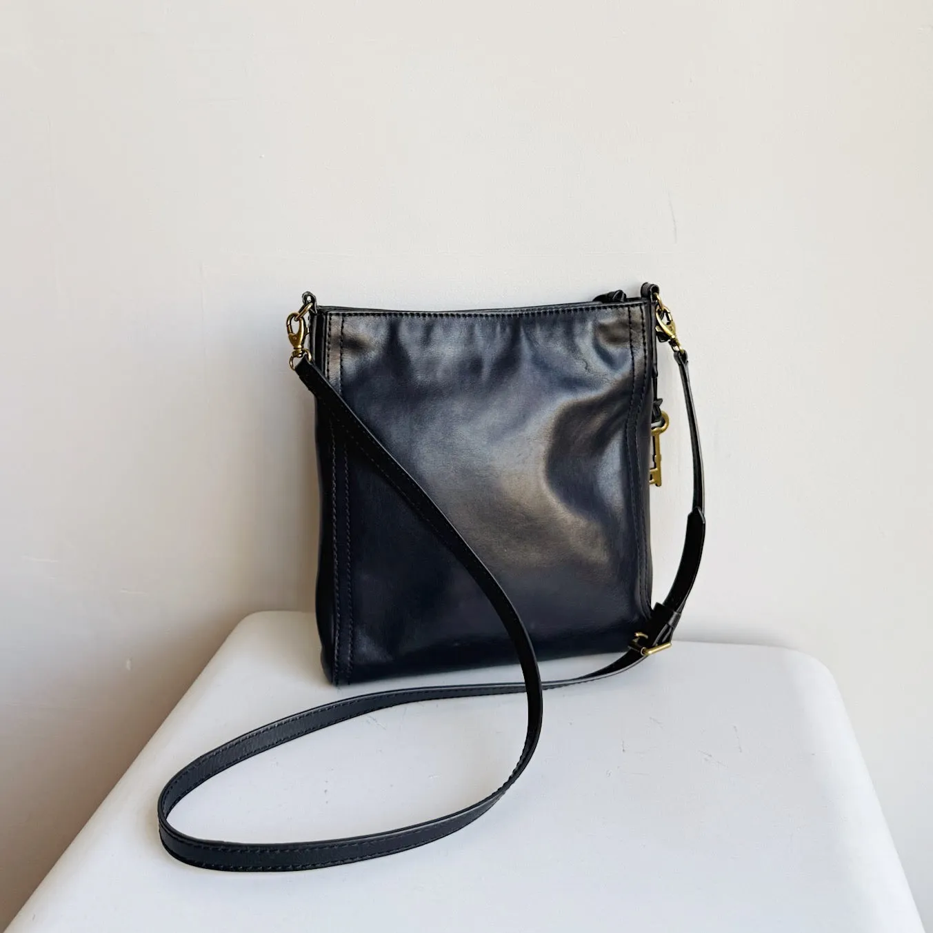 Onyx Glossy Square Leather Purse