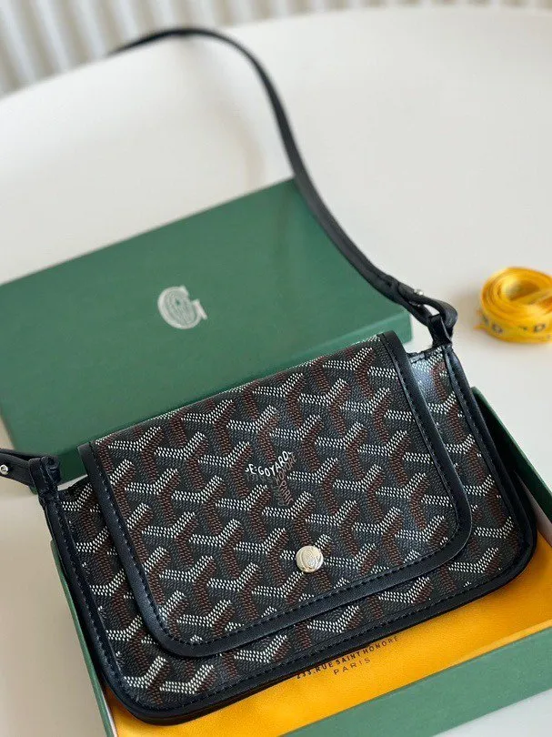 Sleek Bi-Fold Wallet
