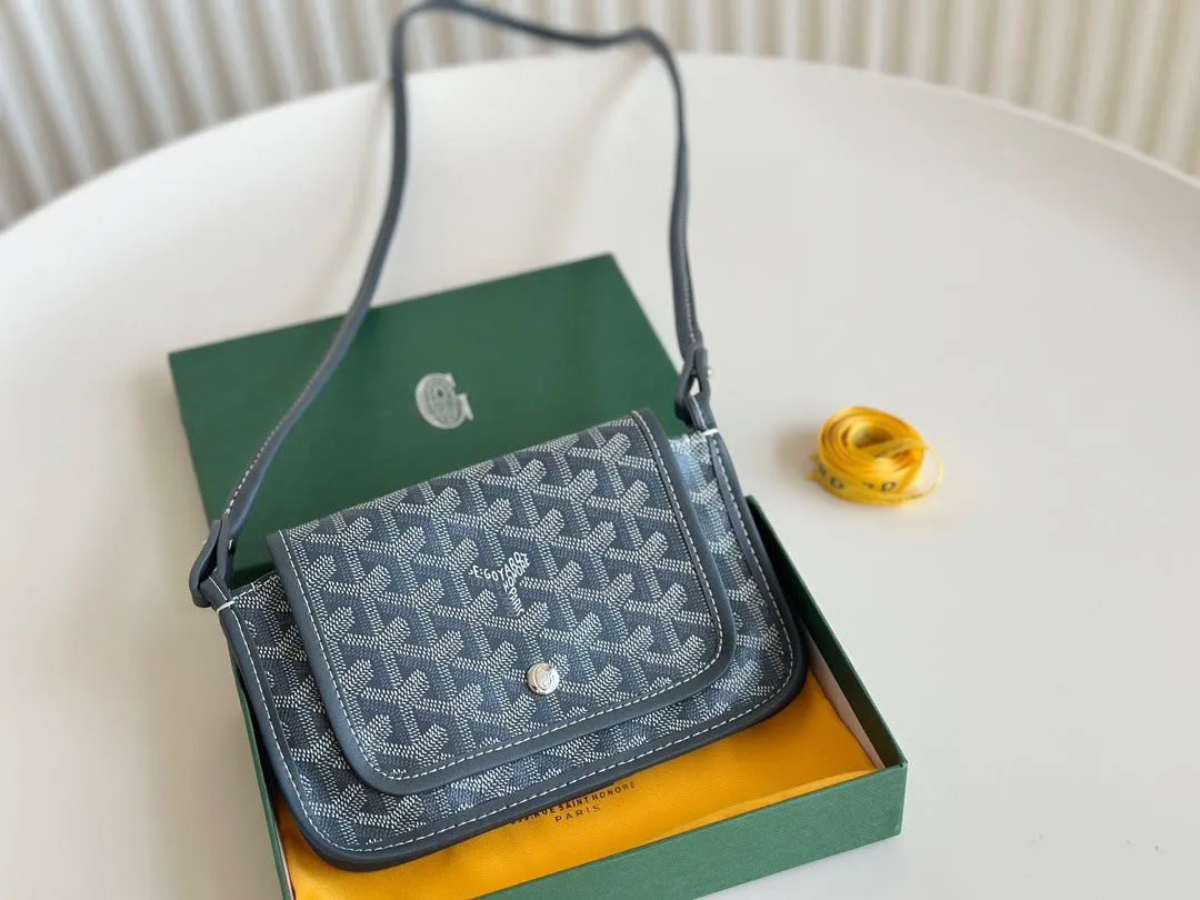 Sleek Bi-Fold Wallet