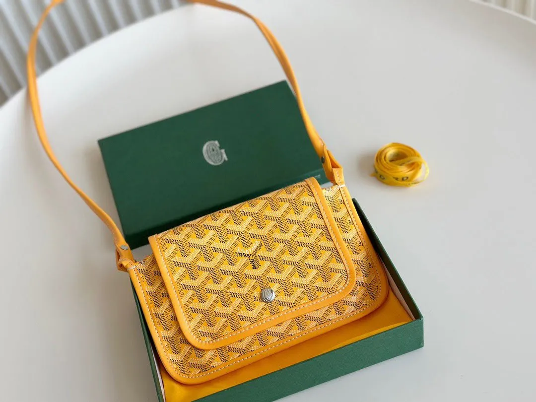 Sleek Bi-Fold Wallet