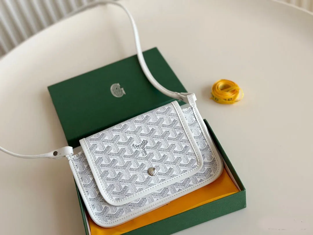 Sleek Bi-Fold Wallet