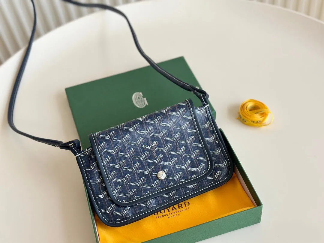Sleek Bi-Fold Wallet